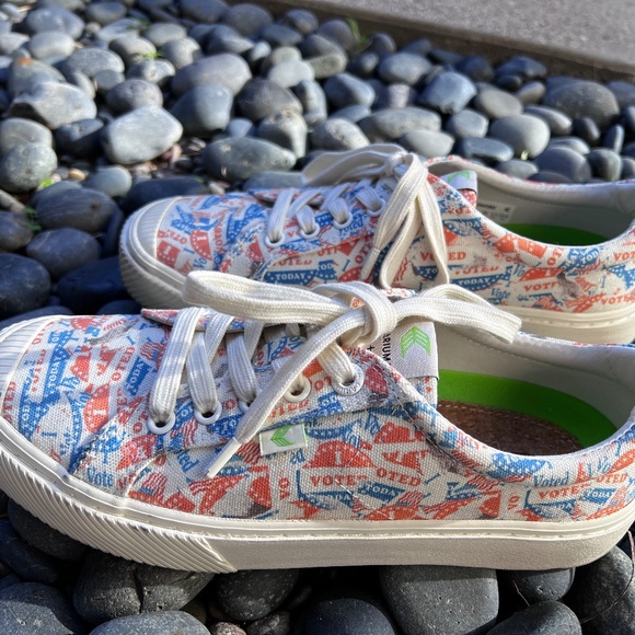 Cariuma + Crooked "I Voted" Canvas Sneakers - Picture 3 of 7
